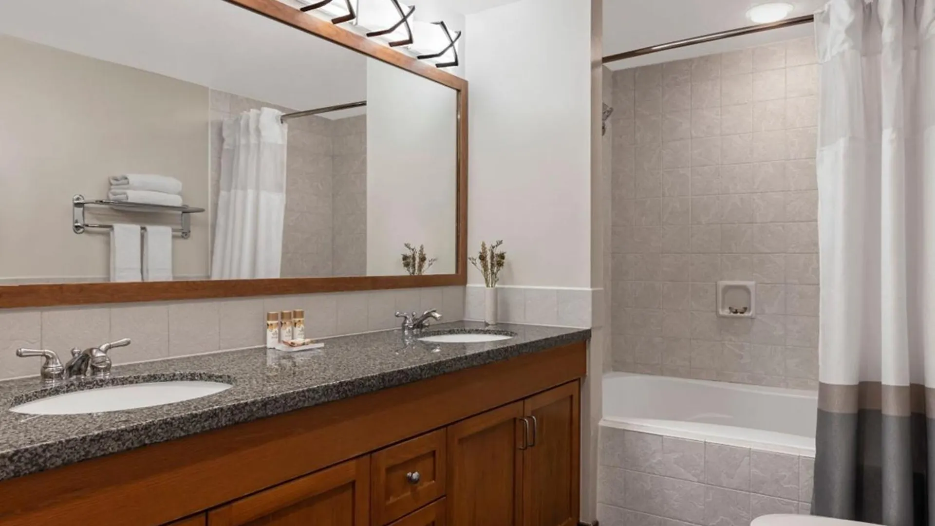 Marriott Grand Residences Luxury 1Bd 南太浩湖 度假居